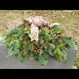 Saddle spray for graveside